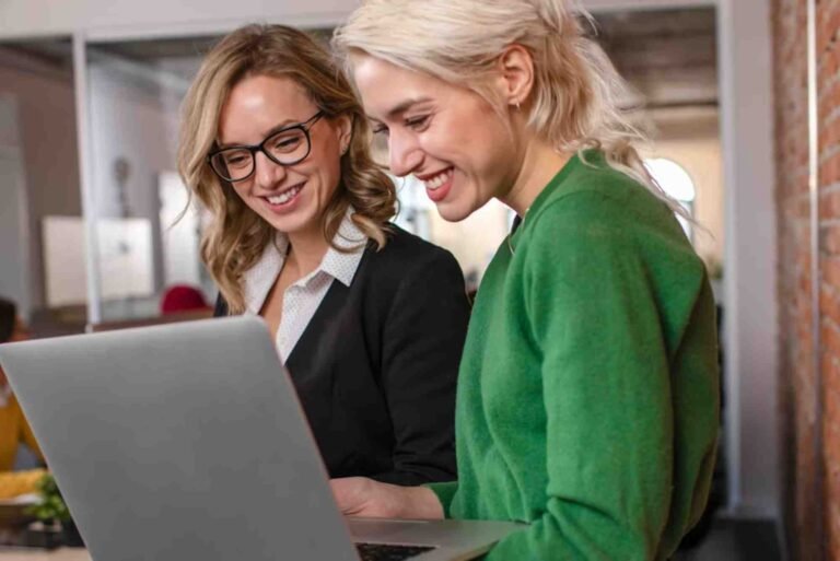 How To Get A Job In Digital Marketing — Tips, Examples & Best Practices