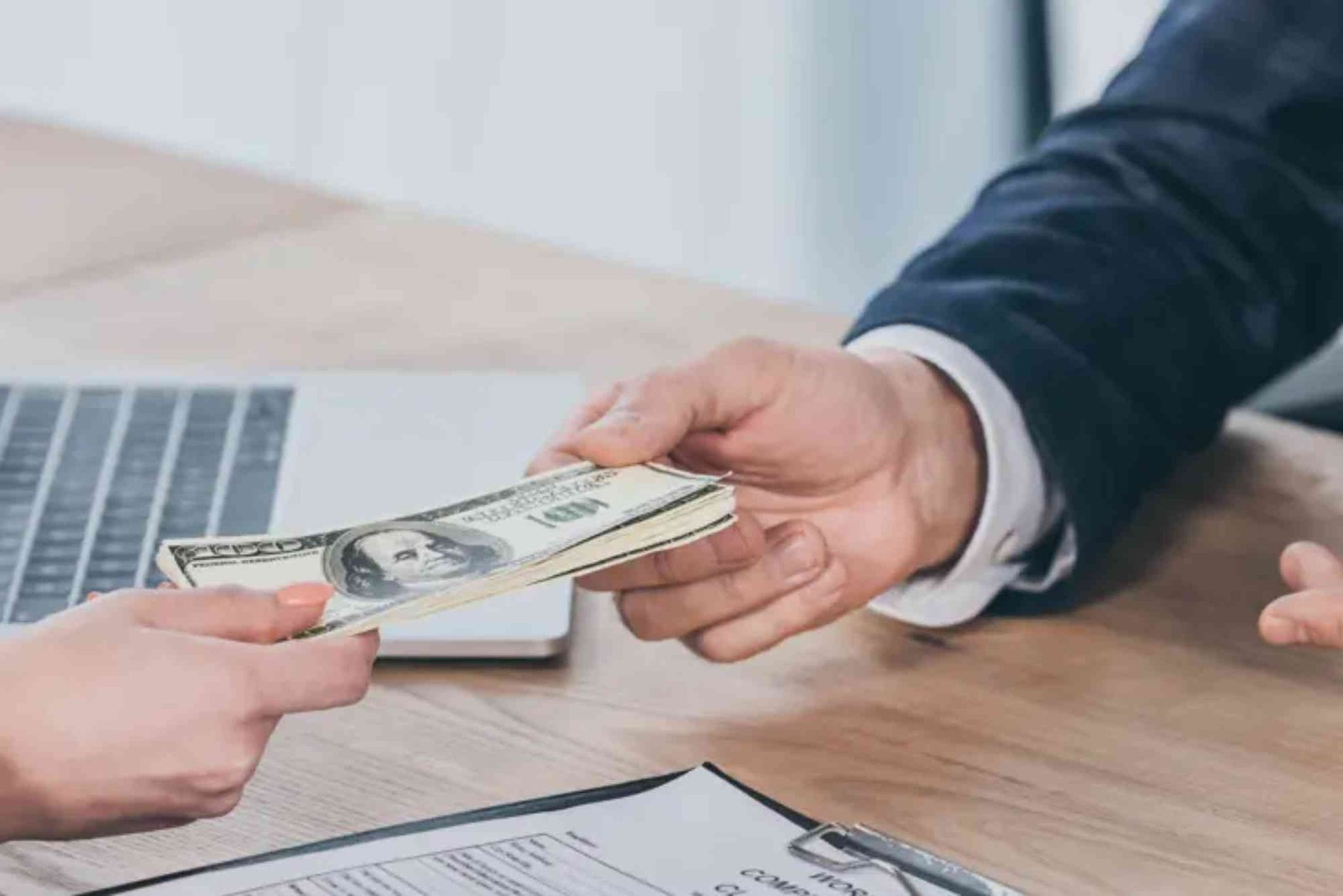 How Are Breach Of Contract Claims Handled In Dubai — Tips, Examples & Best Practices