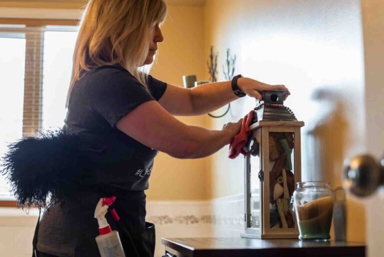 How Seasonal Cleaning Differs From Regular Cleaning — Tips, Examples & Best Practices