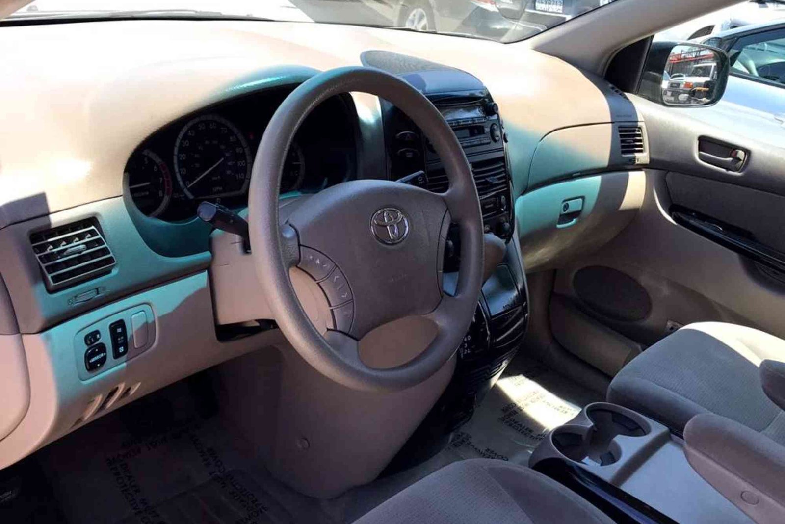 2004 Toyota Sienna Xle Nigeria Interior — Complete Guide (2025)