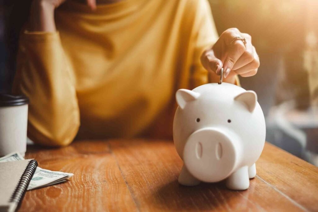 Best Ways to Save Money Each Month